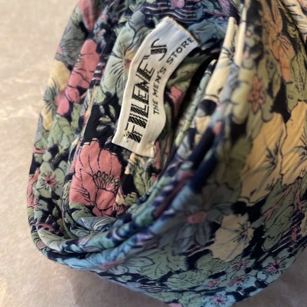Used tie - Picture 3 of 10